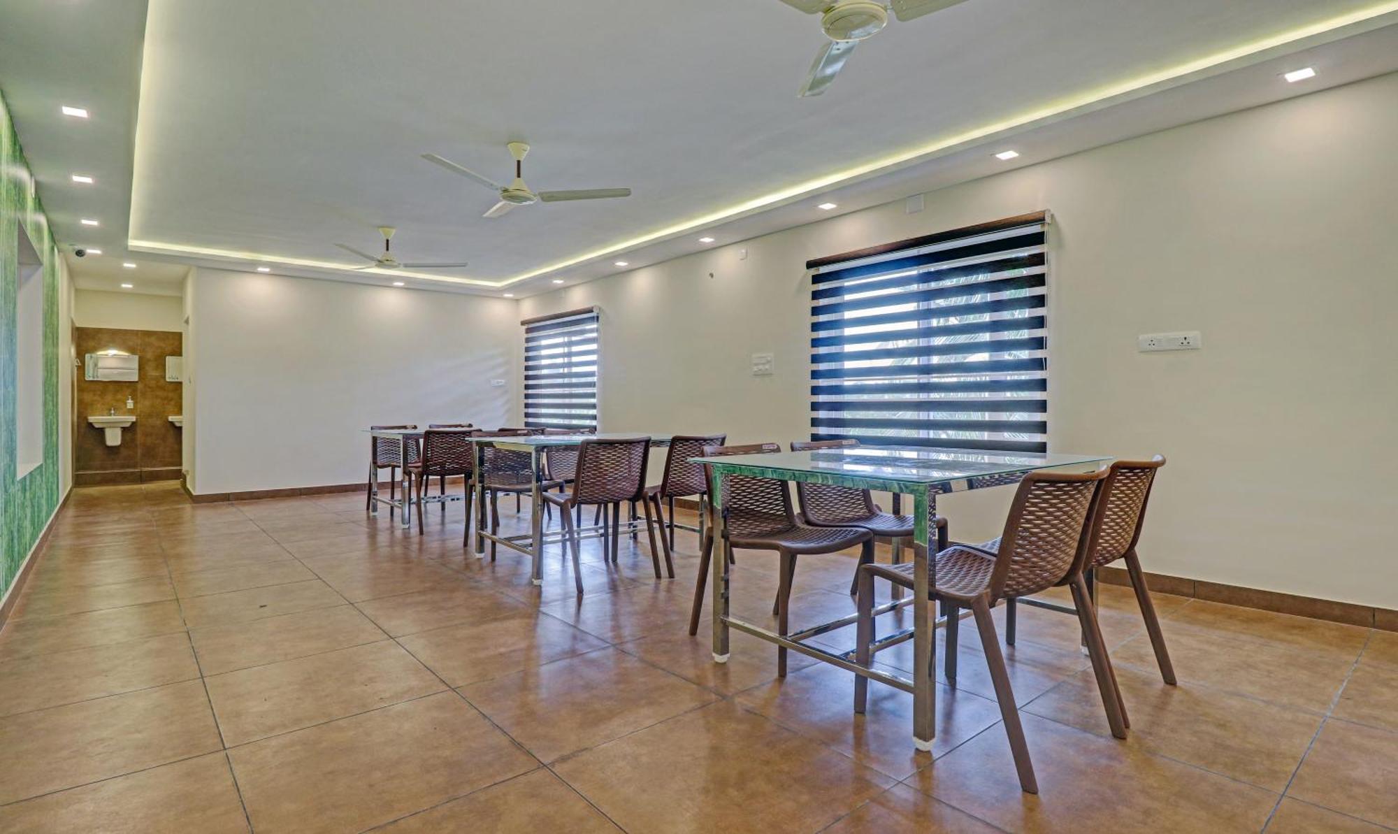 Treebo Golden Terminal, Kochi Airport Hotel Luaran gambar